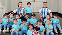 7 Potret Monica Soraya & Suami Bersama Anak-anak Angkatnya, Susah Kumpul Lengkap