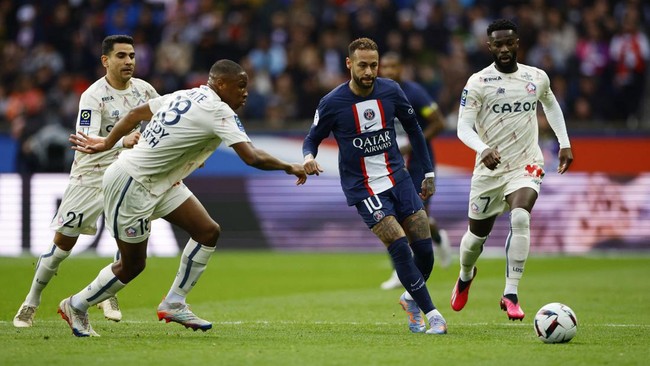 Paris Saint Germain (PSG) belum tahu pasti kondisi cedera Neymar dan kemungkinan bintang asal Brasil itu bisa kembali merumput di lapangan.