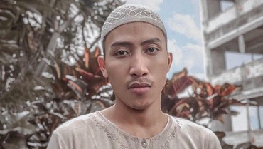 img-title Dulu Feminin Kini Macho! 7 Potret Aby Respati Sahabat Millendaru Usai Hijrah