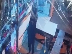 Modus Beli Rokok, Pria di Medan Rampas Hp Bocah Saat Main di Warung
