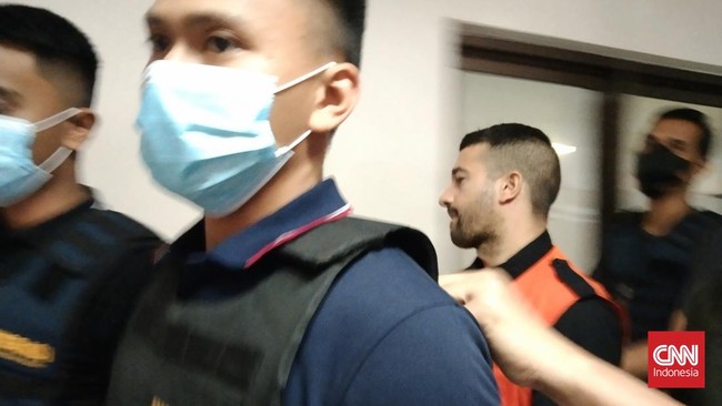 WNA Australia, buronan Interpol yang ditangkap di Bali, diduga merupakan anggota jaringan mafia Ndrangheta di Italia.