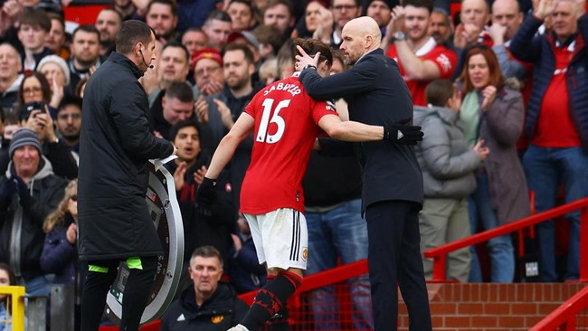 Manchester United ibarat sedang menunggu beduk buka puasa dalam konteks kembali meraih juara.