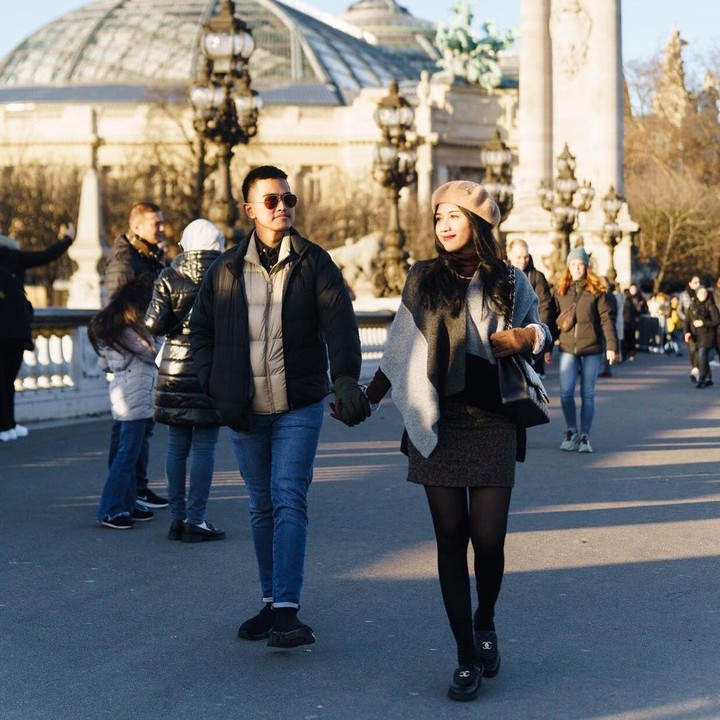<p>Erina merasa senang bisa menghabiskan waktu berkualitas bersama Kaesang ke Eropa. Wanita 26 tahun ini sudah lama memiliki mimpi untuk pergi ke Eropa, Bunda. (Foto: Instagram @erinagudono/ @kaesangp)</p>