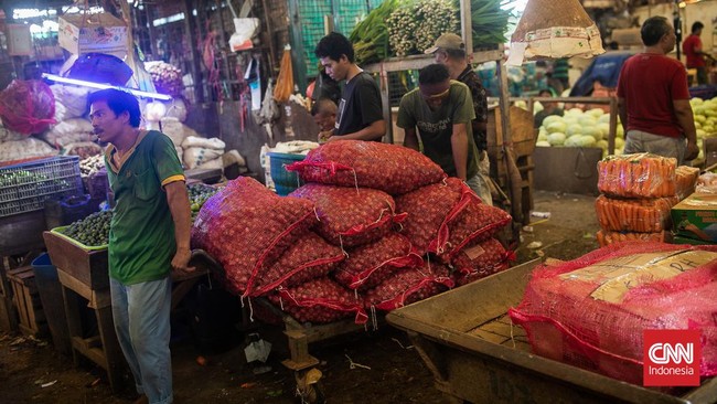 Kementerian Perdagangan (Kemendag) akan terus memantau kenaikan harga pangan seperti beras, minyak goreng, cabai, dan bawang menjelang Ramadhan.