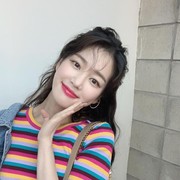 Dirumorkan Pacaran dengan Jungkook BTS, Intip 5 Gaya Feminin Lee Yubi yang Cocok untuk Kencan