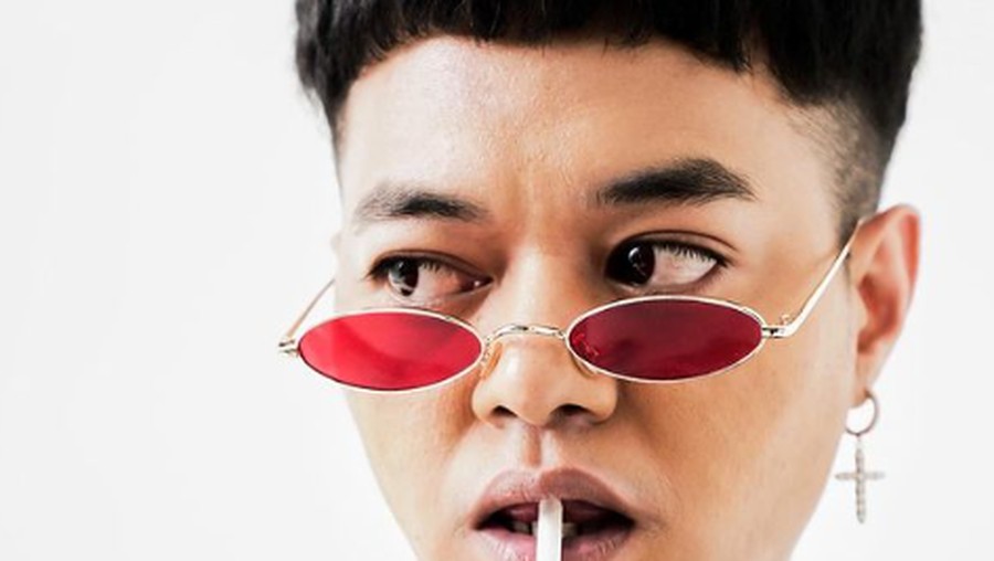 Aksi Kocak Reza Arap Minum Es Teh Plastikan Hingga Makan di Warteg
