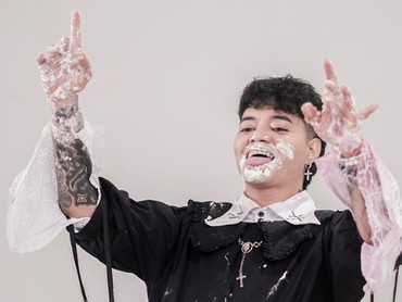 img-title Ngaku Alami Kisah Serupa dengan Gading Marten, Reza Arap Tuai CIbiran