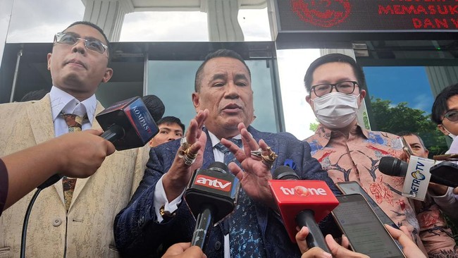 Hotman Paris Minta Maaf atas Komentarnya yang Dianggap Menyinggung Adat Bugis