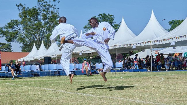Kedutaan Besar Republik Indonesia (KBRI) di Nairobi memamerkan kebolehan anak-anak muda Kenya yang jago pencak silat.