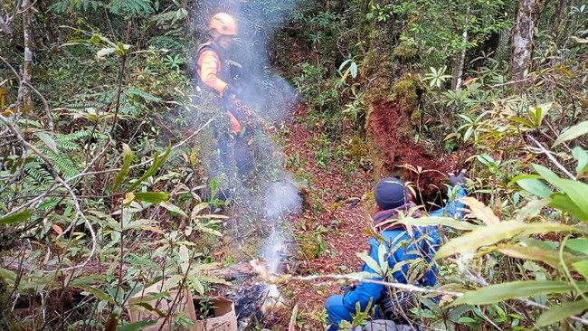 Kadiv Humas Polri Irjen Dedi Prasetyo menyebut evakuasi Kapolda Jambi Irjen Rusdi melalui jalur darat tak memungkinkan lantaran jarak tempuh 12 jam lebih.