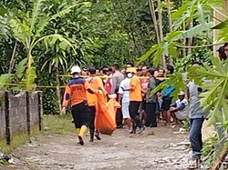 Bawa Kantong Jenazah, Petugas Sisir Ledakan Mercon Punguti Potongan Tubuh