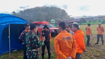 Tim evakuasi gabungan telah menemukan titik koordinat atau lokasi kecelakaan helikopter Kapolda Jambi bersama stafnya di pergunungan Kerinci, Jambi.