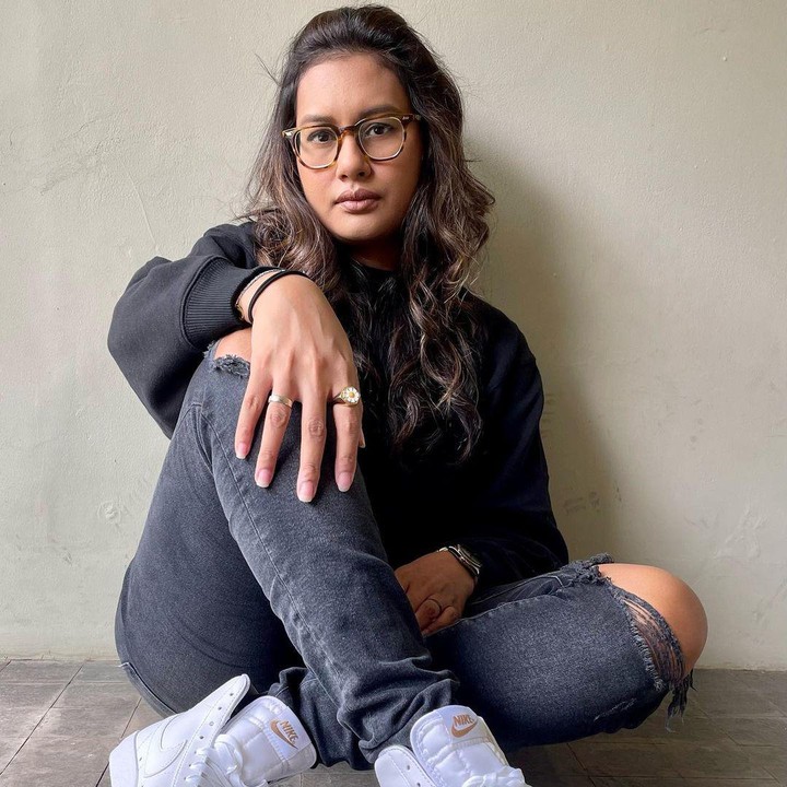 <p>Perannya dinantikan sebagai Kinan, penampilan Raihaanun makin sering mencuri perhatian. Di kesehariannya, aktris cantik ini kerap tampil mengenakan busana kasual bak gadis ABG. (Foto: Instagram @raihaanun)</p>