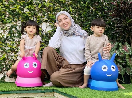 Cerita Ratna Galih saat Melahirkan Anak Kembar di Kehamilan Keempat, Semua Serba Double!