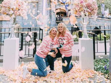 img-title Hubungan Rebel Wilson & Pacar Wanita Tak Direstui Calon Mertua, Alasannya...