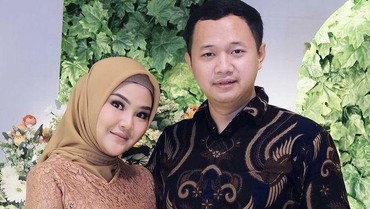 img-title 7 Potret Rosa Meldianti Keponakan Dewi Perssik dan Calon Suami Pilot
