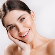 Ingin Kulit Cerah Bersinar Alami? Cobain Skincare dengan Kandungan Botanical White Seed, Yuk!