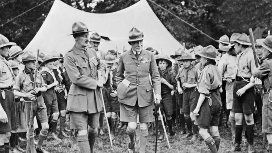 Siapa Bapak Pandu Sedunia? Ini Profil dan Perjalanan Hidupnya Siapa Bapak Pandu Dunia? Hari Kepanduan Sedunia diperingati pada 22 Februari. Hari itu bertepatan dengan kelahiran Baden Powell yang dijuluki Bapak Pandu Dunia.