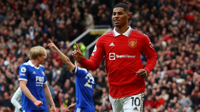 Manchester United semakin memepet poin Manchester City dan Arsenal di papan atas klasemen Liga Inggris 2022/2023. Berikut klasemen Liga Inggris.