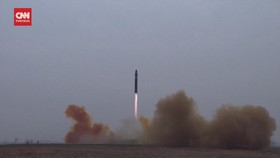 Momen Korea Utara Lakukan Uji Coba Rudal Balistik Hwasong-15