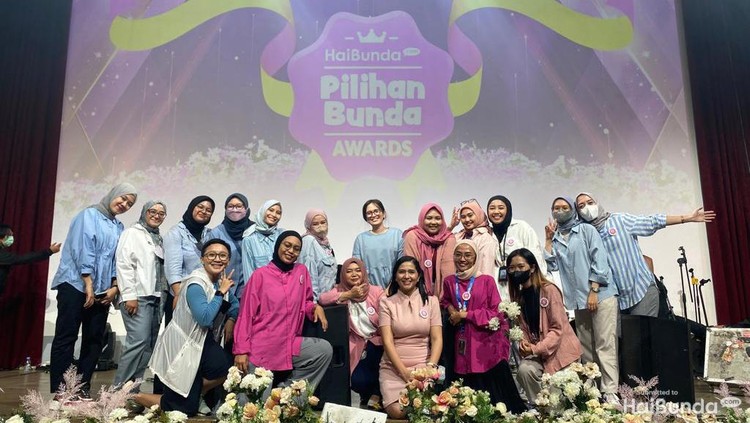 Tim HaiBunda di Pilihan Bunda Awards 2022 Tim HaiBunda di Pilihan Bunda Awards 2022