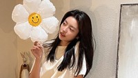 <p>Di drama China romantis itu, Xu Ruo Han berperan sebagai gadis 20 tahun yang jatuh cinta dengan pria lebih tua bernama Xiao Han. Ia beradu akting bersama aktor tampan Jerry Yan. (Foto: Weibo Xu Ruohan cici)</p>