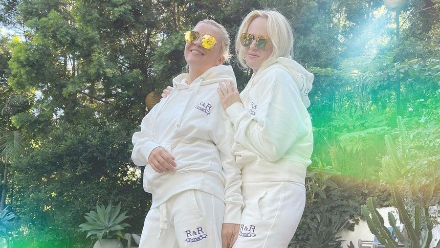 Dilamar di Disneyland, Ini Profesi Pacar Sesama Jenis Rebel Wilson