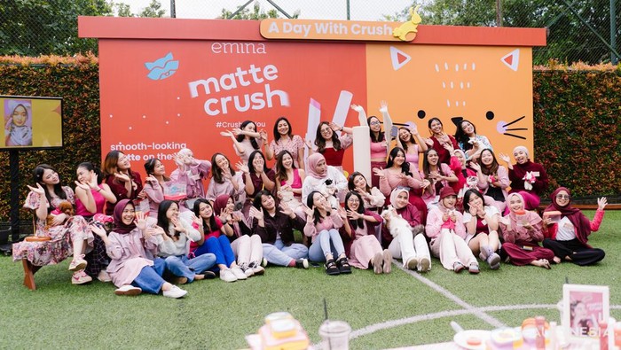 Rilis Emina Matte Crush, 25 Influecer Diajak 'Emina A Day with Crush', Tampil Gemas bareng Hewan Kesayangan! Rilis Emina Matte Crush, 25 Influecer Diajak 'Emina A Day with Crush', Tampil Gemas bareng Hewan Kesayangan!