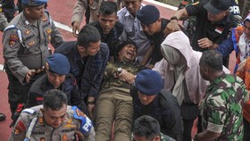 FOTO: Momen Evakuasi Rombongan Heli Kapolda Jambi dari Hutan Kerinci