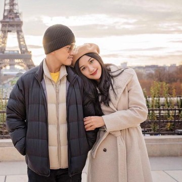 img-title Gaya Erina Gudono dan Kaesang Pangarep Selama Bulan Madu di Eropa, Romantis dan Stylish Banget!