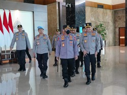 Kapolri Terbang ke Jambi Pantau Langsung Evakuasi Kapolda Jambi dkk