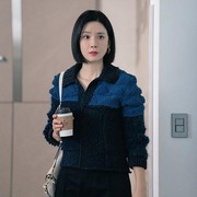 Inspirasi Gaya Outfit ke Kantor ala Lee Bo Young dari Drama Korea Agency