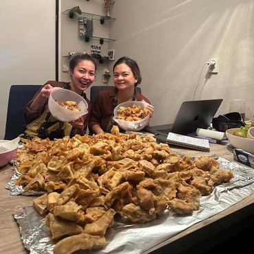 Nikahi Bule Belanda, Nanda Gita Kini Jual Batagor hingga Dicibir bak Pembantu