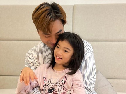 7 Potret Javier Justin & Putrinya yang Idap Cerebal Palsy, Cari Alat Terapi Sampai ke AS
