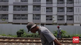 img-title Terlunta-lunta Warga Gusuran JIS Tempati Kampung Susun Bayam