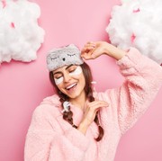 5 Rutinitas Malam Hari yang Bikin Kulit Jadi Sehat dan Glowing, Terapkan yuk!