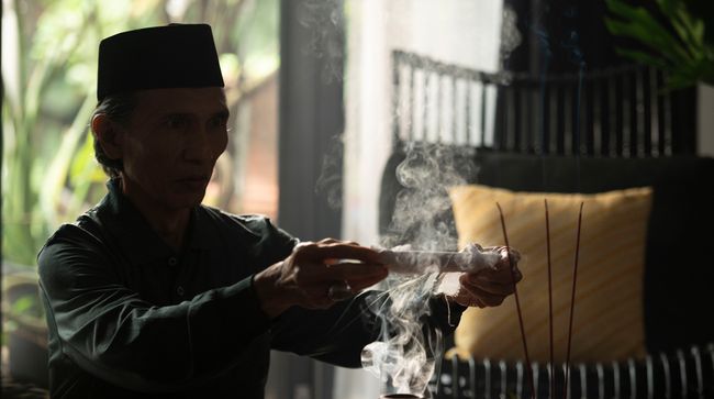 Produser Sunil Samtani bocorkan ritual yang dilakukan sebelum syuting Teluh Darah demi kelancaran proses produksi serial horor itu.
