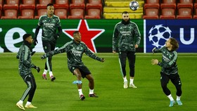 Fans Liverpool Pasang Kembang Api, Pemain Madrid Tak Nyenyak Tidur