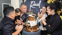 7 Potret Perayaan Ultah Raul Lemos, Aurel Beri Ucapan Selamat