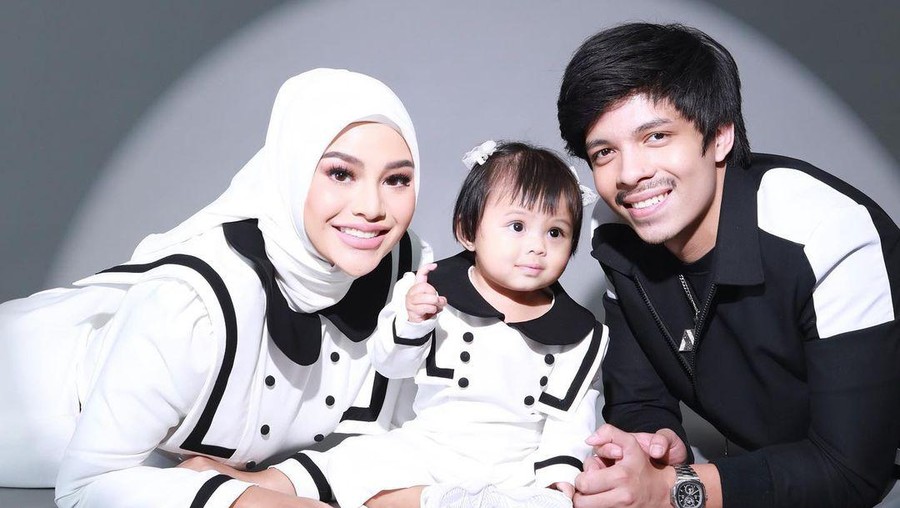 Bernuansa Pink, Ini 7 Potret Ulang Tahun Pertama Ameena Bernuansa Pink, Ini 7 Potret Ulang Tahun Pertama Ameena