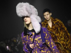 Koleksi Burberry di Tangan Desainer Baru, Daniel Lee Bawa Angin Perubahan