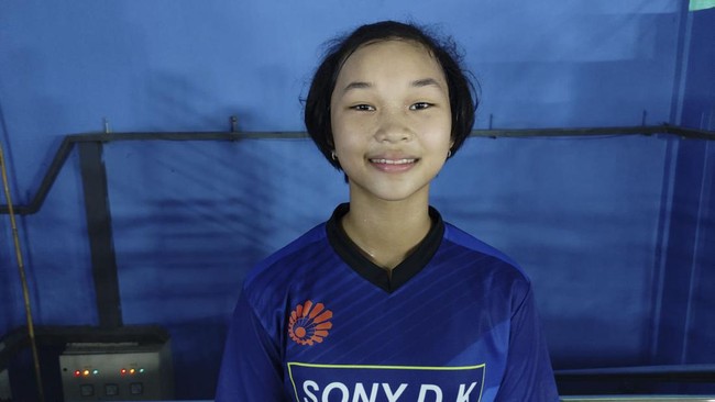 Mendengar nama Divya Amanta Kuncoro di lapangan badminton, ingatan tertuju pada Kuncoro lain yang pernah mengharumkan Indonesia era 2000-an, Sony Dwi Kuncoro.