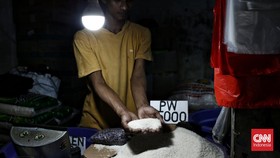 FOTO: Harga Beras Premium Meroket Meski Ramadan Masih Sebulan Lagi