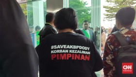 Sidang Irjen Teddy, Istri AKBP Dody Berbaju Korban Kezaliman Pimpinan