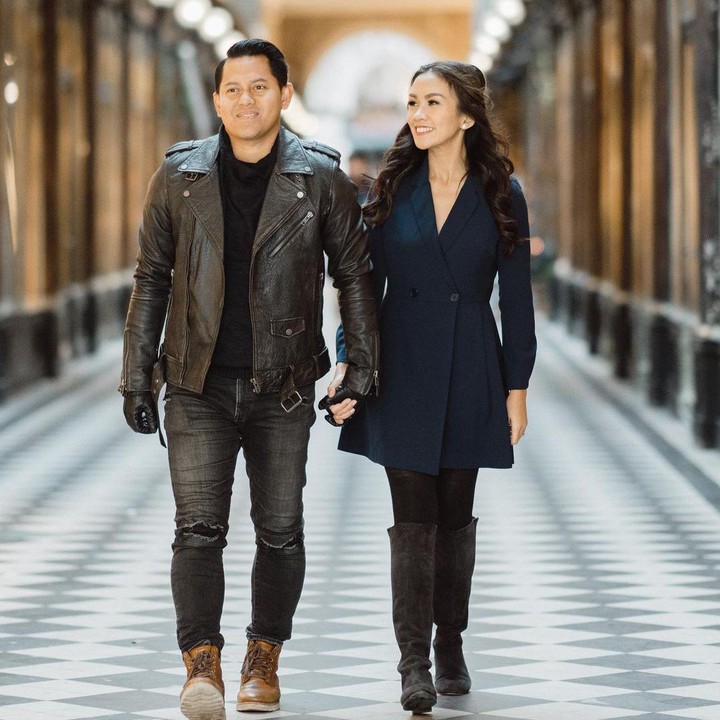 <p>Setahun menikah, Melanie dan Aldico terlihat semakin mesra, lho. Keduanya bahkan sering menyempatkan waktu untuk berlibur bersama. (Foto: Instagram: @melanieputria)</p>