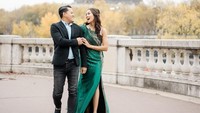 <p>"Dreams do come true. Belum pernah ke Paris, dari kecil selalu punya mimpu suatu hari bisa ke Paris bersama orang tercinta. Mimpi itu akhirnya terwujud di akhir 2022 ini, kesampaian dijak ke Paris sama orang tercinta," kata Melanie. (Foto: Instagram: @melanieputria)</p>
