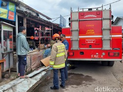 Kios di Pasar Gedebage Kebakaran, Warga Kaget Lihat Asap Mengepul