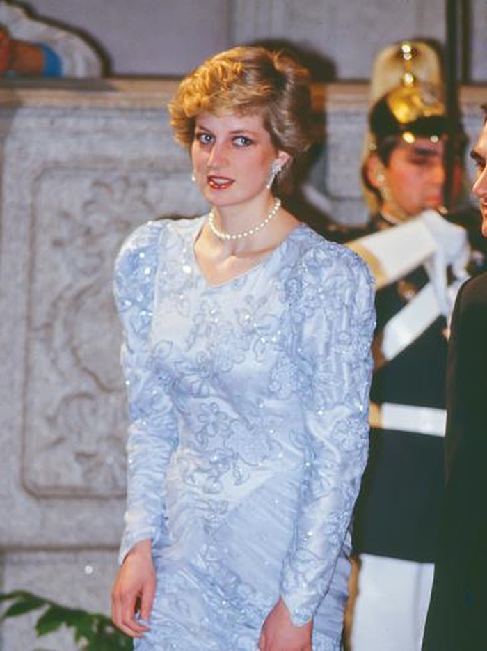 LISBON,  PORTUGAL  FEBRUARY 12   Diana, Princess of Wales, during an official visit to Lisbon, Portugal. on February 12 1987,  in Lisbon, Portugal. (Photo by Julian Parker/UK Press via Getty Images)