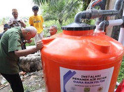 Ganjar Ingin Terapkan Inovasi Alumni UGM Olah Air Hujan Jadi Bersih
