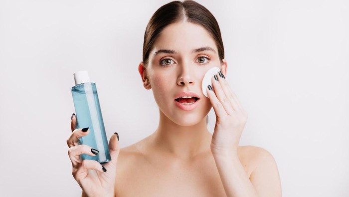 Daftar Skincare yang Wajib Dipakai untuk Membuat Kulit Wajah Glowing